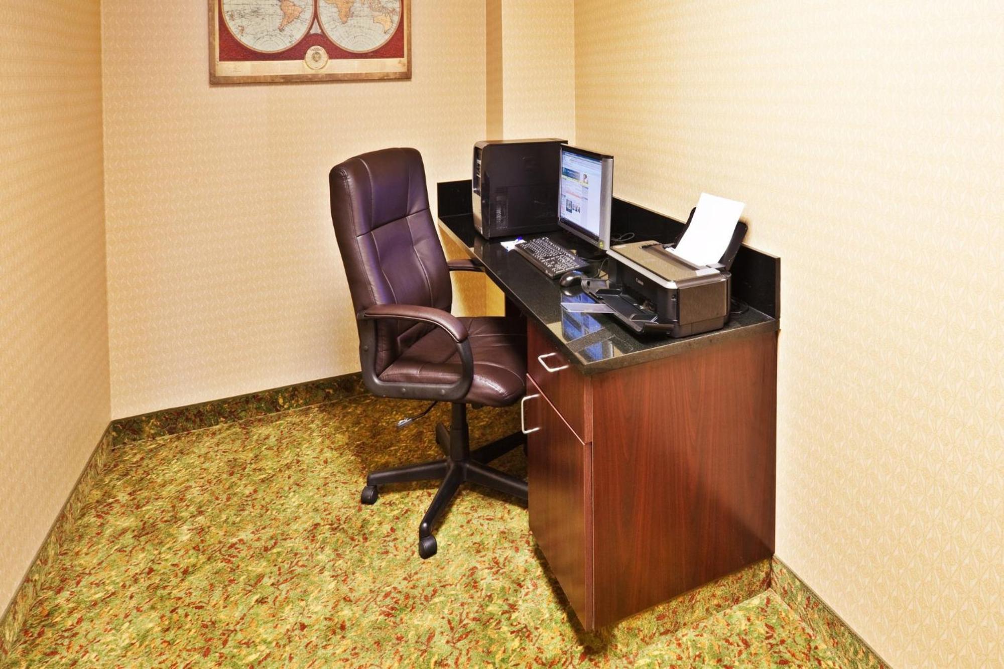Holiday Inn Express & Suites Perry By Ihg Exteriör bild